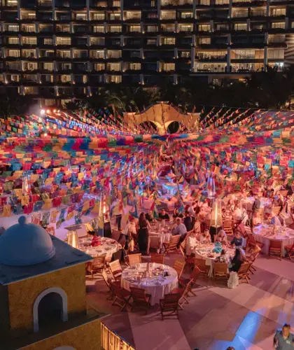 Vista de escenario corporativo con iluminación azul